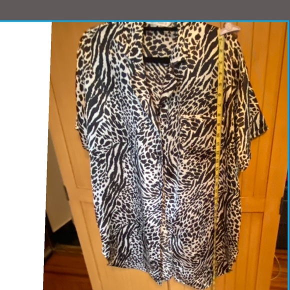 VICTORIAS SECRET  COVER UP / LOUNGE - Picture 11 of 13